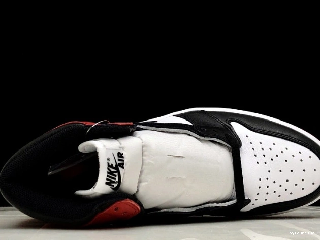 HYPE 555088-125 Black Toe Retro 1 Air Jordan 0719